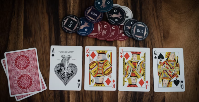 Hvorfor er det mere fordelagtigt at spille på online casinoer end på fysiske casinoer?
